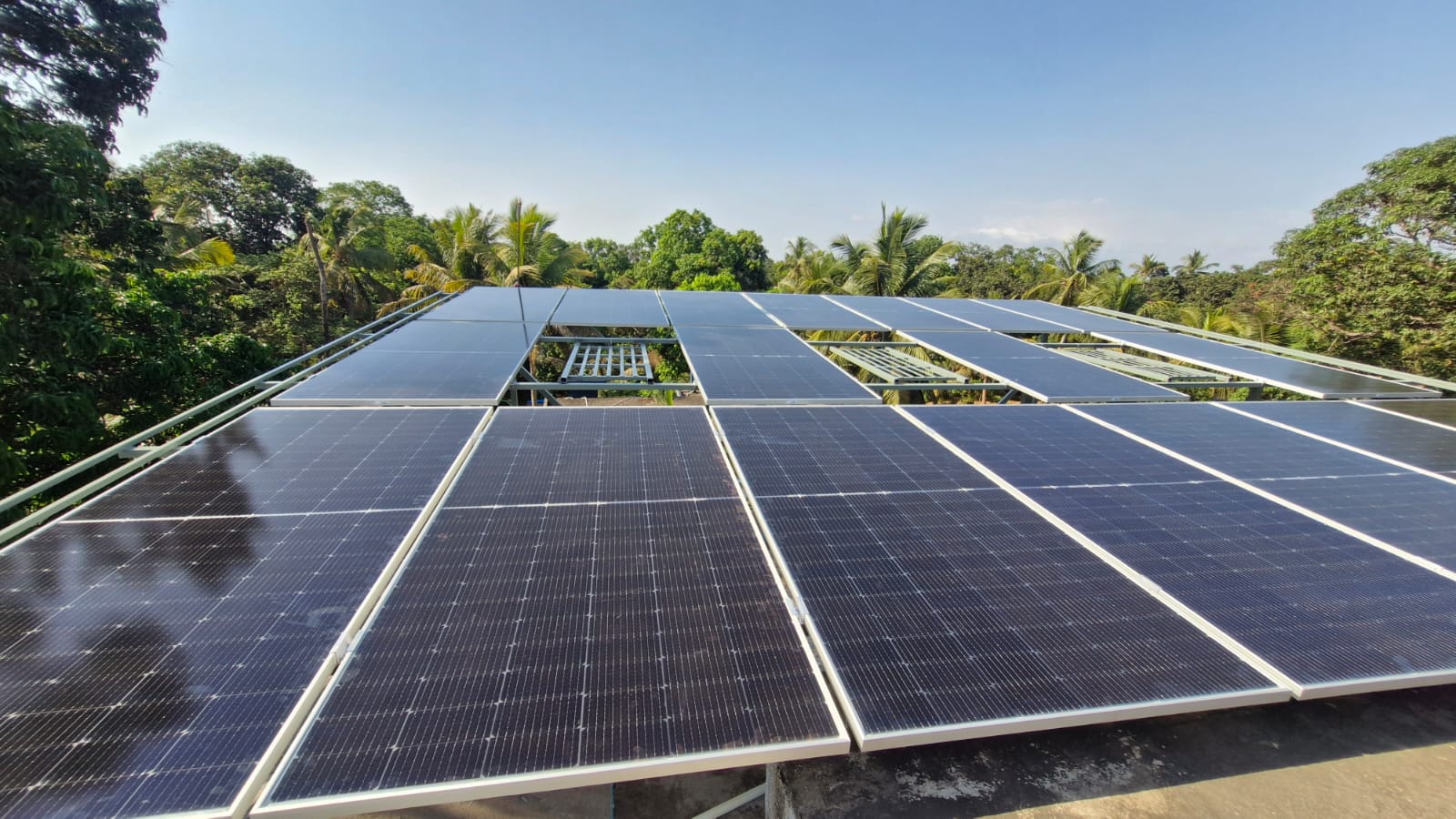 Off-Grid Solar Battery Setup